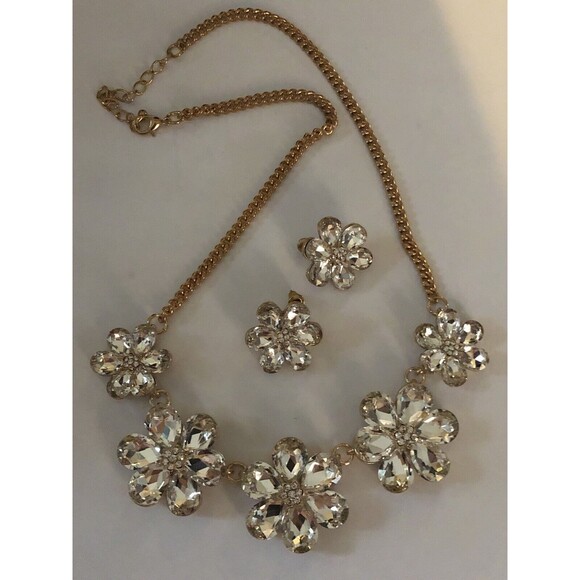 Crystal Rhinestone Daisy Flower Statement necklace 20” Matching Pierced Earr - Picture 6 of 7